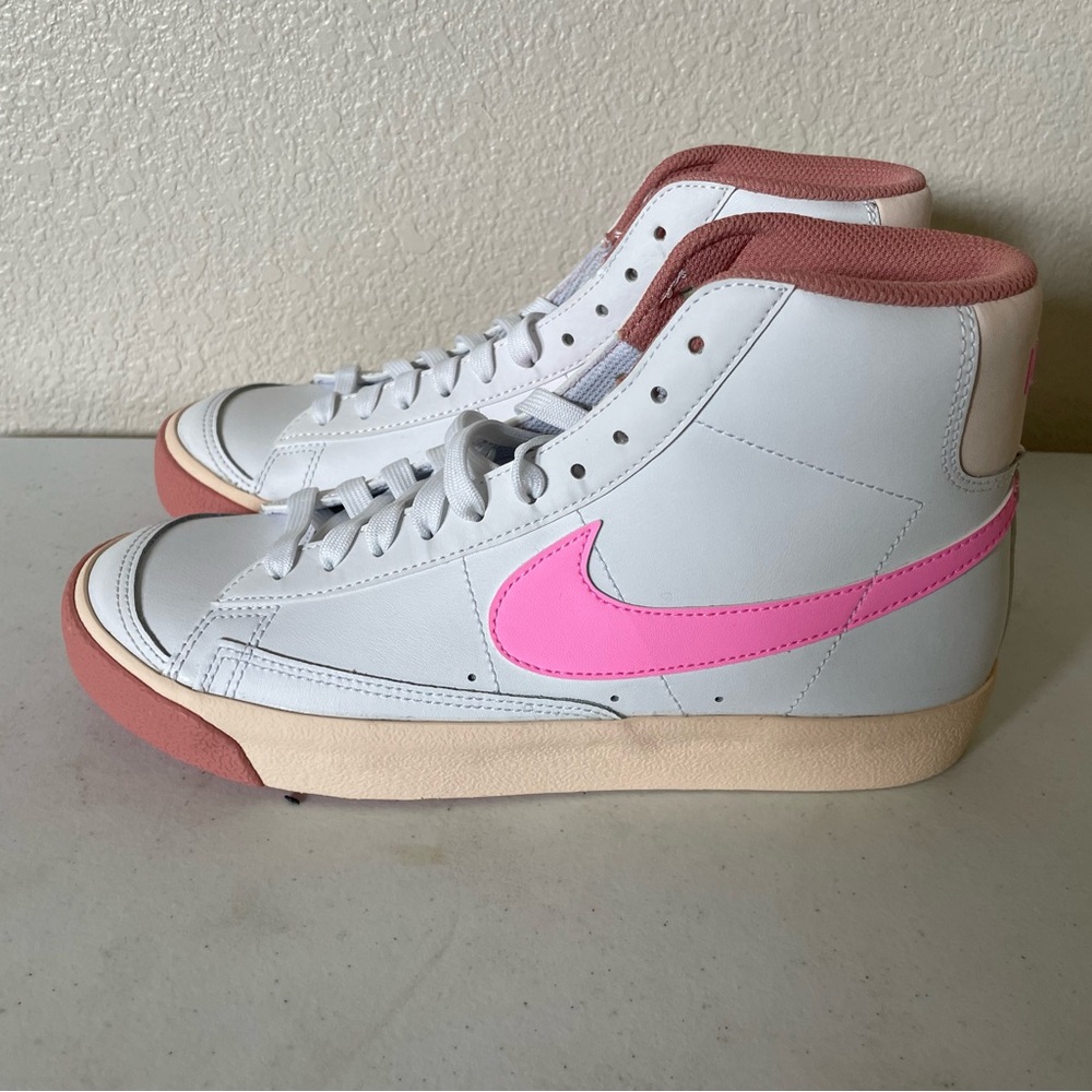 Nike Women's High-Top Sneakers - White and Pink